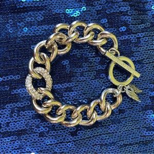 VICTORIAS SECRET GOLD CHAIN LINK RHINESTONE ACCENT ANGEL WING TOGGLE BRACELET